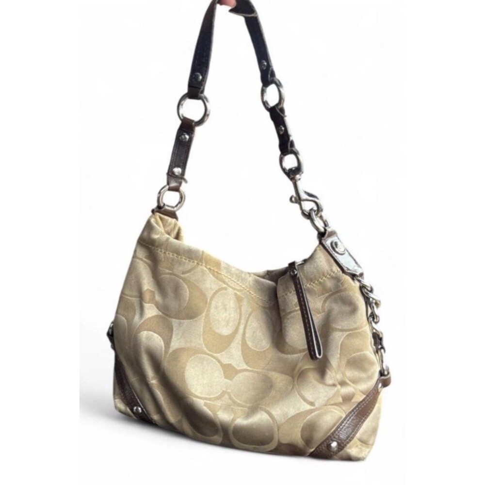 Coach Women's Medium Shoulder Bag Carly